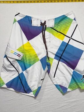 Y2K baggy billabong surfer board shorts